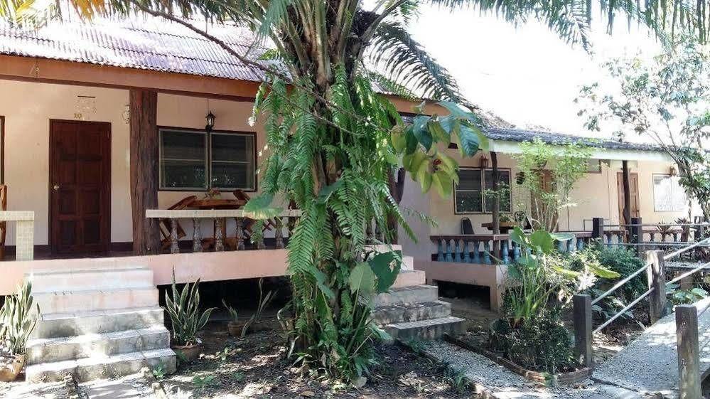 Subtawee Resort Σούρατ Τανί Εξωτερικό φωτογραφία